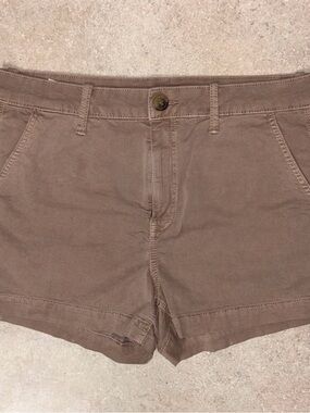 American Eagle Hi-Rise
Shortie Khaki Shorts